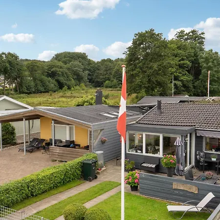 Lovely In Bjert With Kitchen Holiday home Binderup Strand