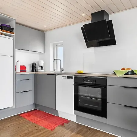 Lovely In Bjert With Kitchen Casa de Férias Binderup Strand