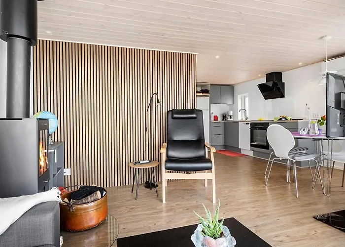 Lovely In Bjert With Kitchen Hébergement de vacances Binderup Strand